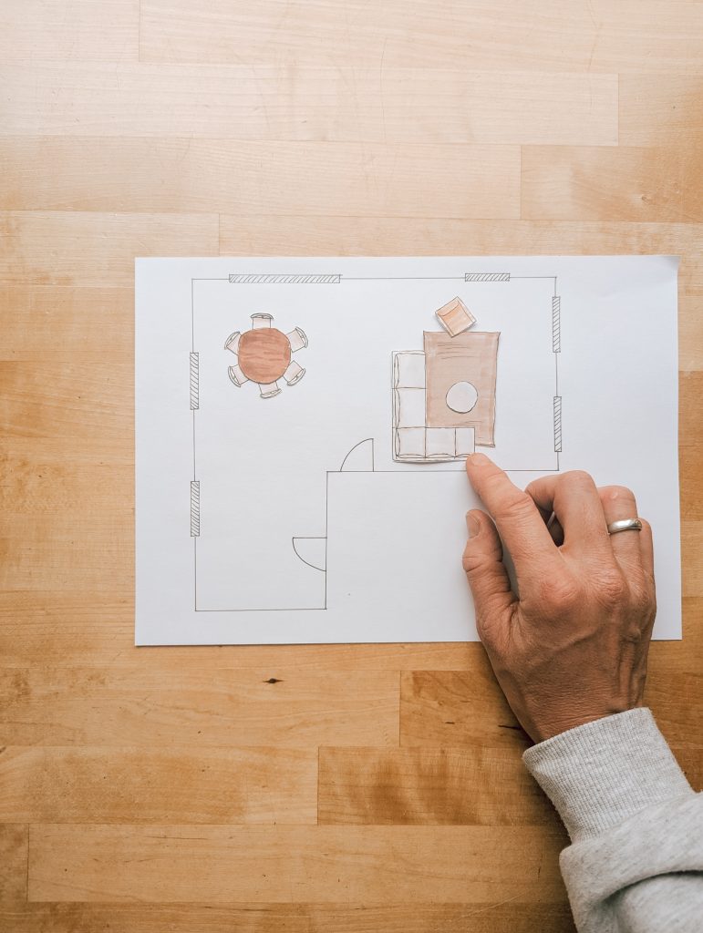 Skizze eines Wohnzimmers zur Planung von Möbelgröße und Proportionen