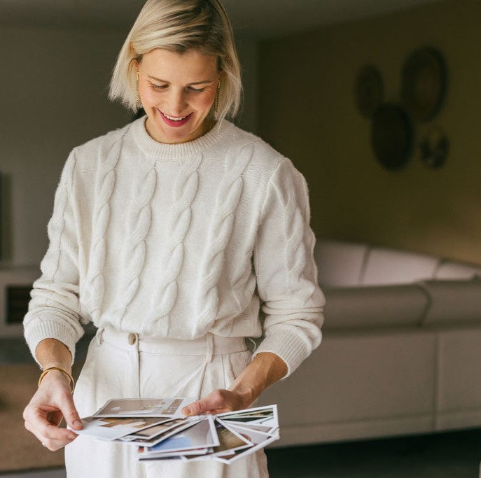 Dorien von InteriJOY bei der Planung eines Business-Raumkonzepts